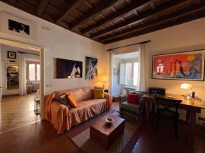 Renaissance Square, Bright Apt